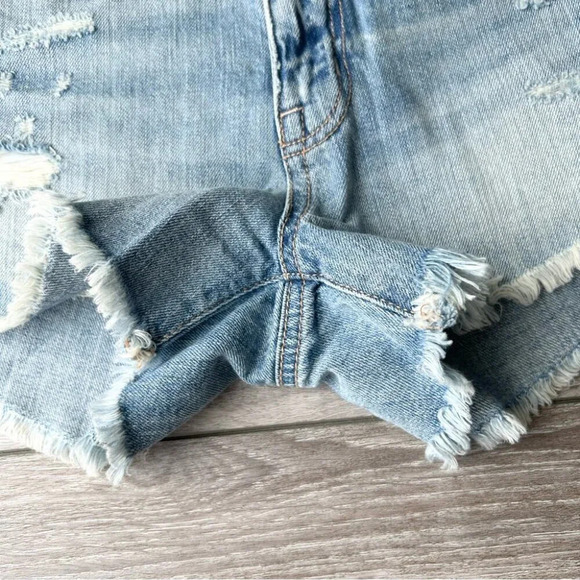 AEO High Rise Festival  Floral Embroidery Distressed Jean Shorts - Picture 4 of 12